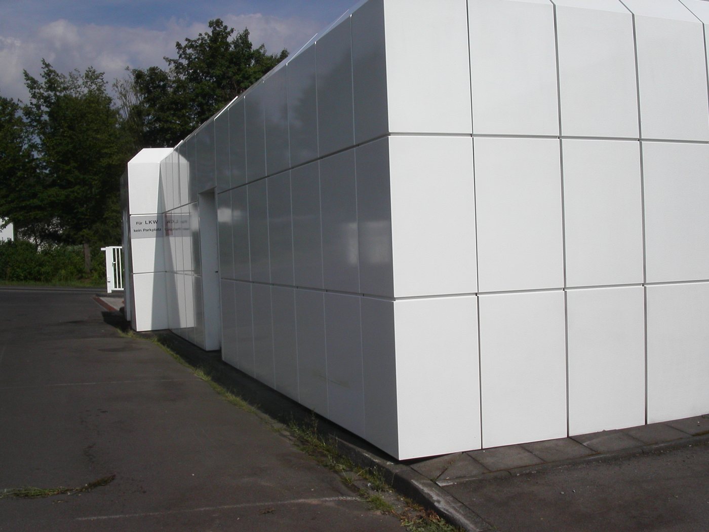 Dab Flow Facade Protection